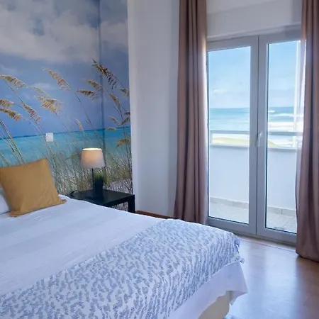 Pksc Surf House * Peniche